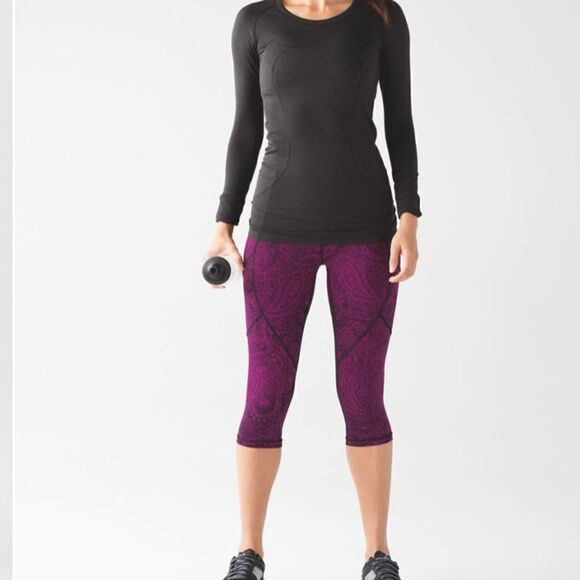 Lululemon Outrun 17" Crop Antique Paisley Deep Fuschia Black / Black - Picture 3 of 9